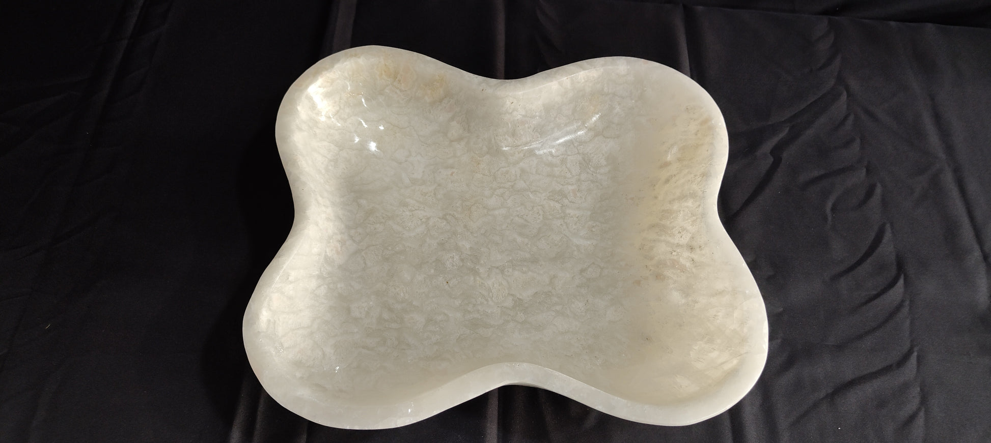 Onyx Fruit Bowl