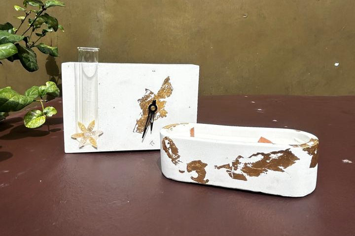 Diwali Gift Set – Concrete Candle Holder and Clock with Glass Tube