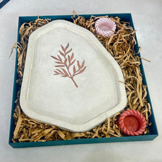 Concrete tray with copper inlay